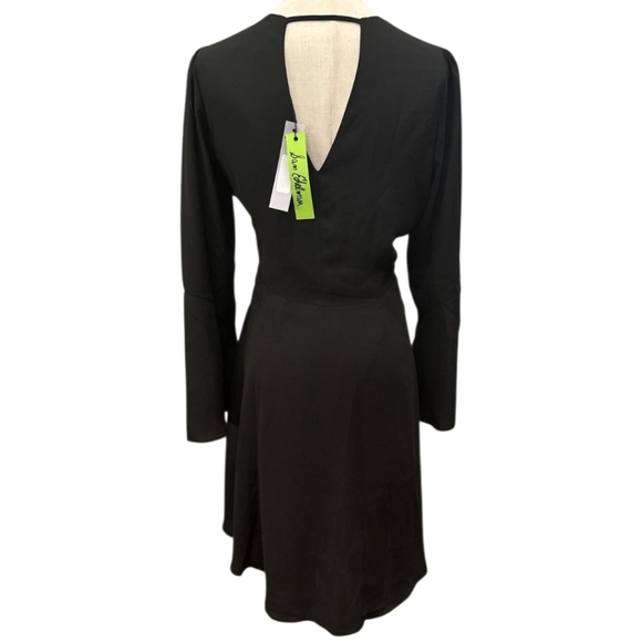 Sam Edelman Women's V-Neck Bell-Sleeve Mini Dress Size 10 NWT - Picture 2 of 6
